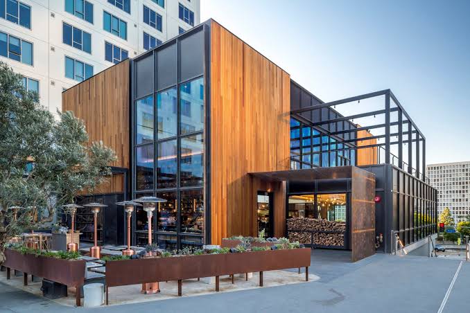 Buying a Restaurant in BC: From Underwriting to Liquor Licence Transfer